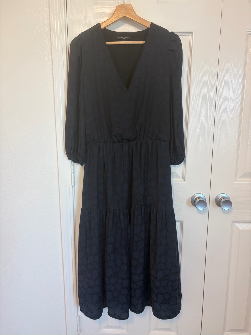 Banana Republic Black/ navy blue V-Neck Tiered Maxi Dress size M